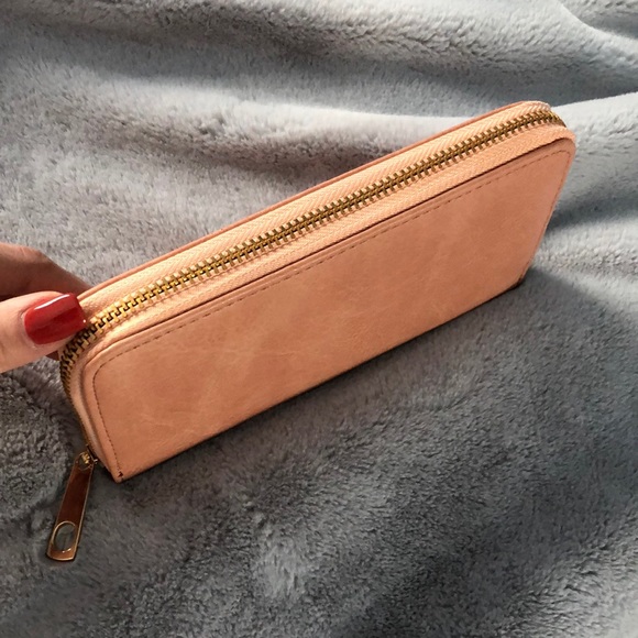 Marshall’s soft faux leather wallet - Picture 4 of 7